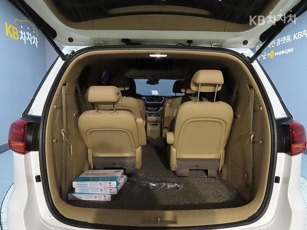 Kia The New (facelift) CarnivalHigh Limousine (Carnival) 3.3 Gasoline 9-seater Noblesse Special (special feature/edition) - 19