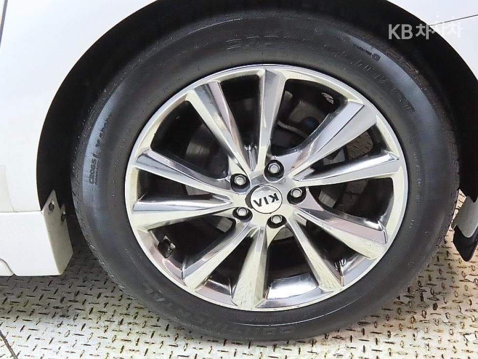 Kia The New (facelift) CarnivalHigh Limousine (Carnival) 3.3 Gasoline 9-seater Noblesse Special (special feature/edition) - 20