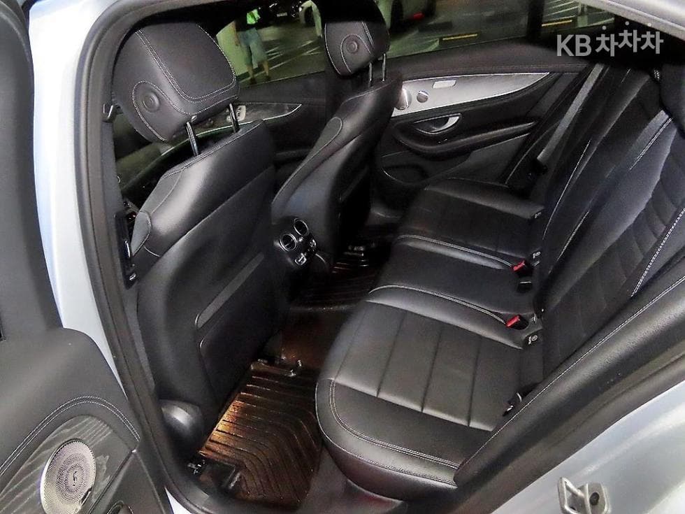 Mercedes-Benz E-Клас (W213)E350 4MATIC AMG Line - 7