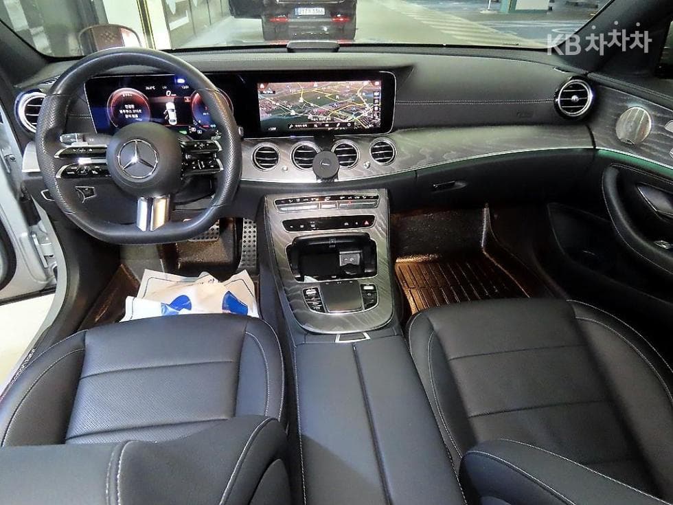 Mercedes-Benz E-Клас (W213)E350 4MATIC AMG Line - 10