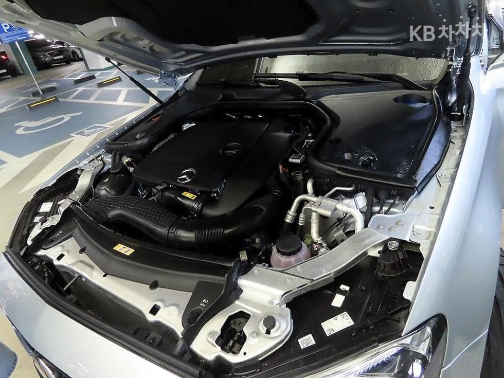 Mercedes-Benz E-Клас (W213)E350 4MATIC AMG Line - 19