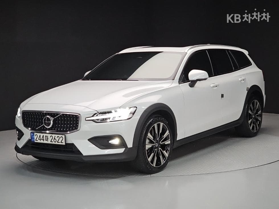 Volvo V60 CC(Второ поколение) B5 AWD Ultimate - Image 1