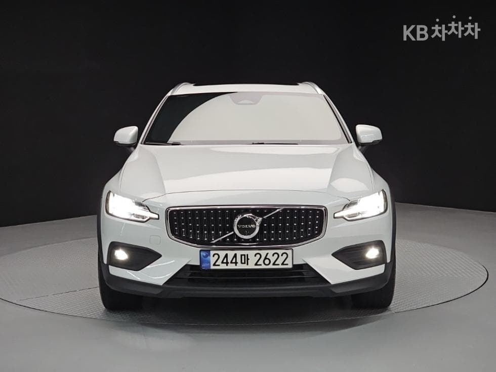 Volvo V60 CC(Второ поколение)B5 AWD Ultimate - 2