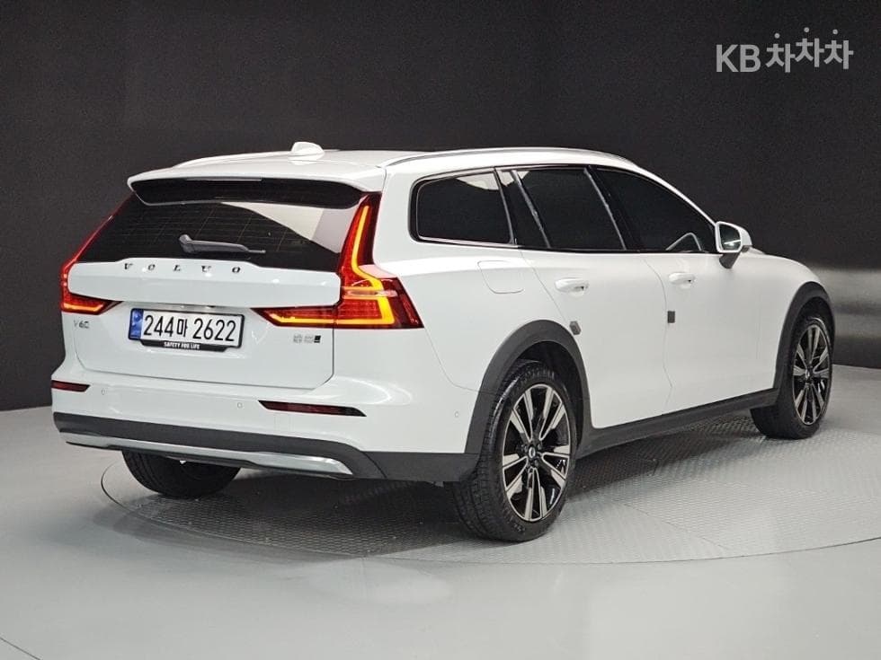 Volvo V60 CC(Второ поколение)B5 AWD Ultimate - 4