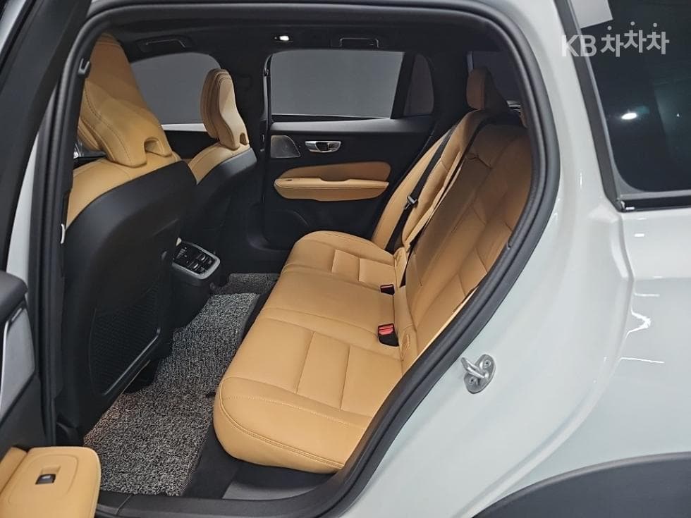 Volvo V60 CC(Второ поколение)B5 AWD Ultimate - 12