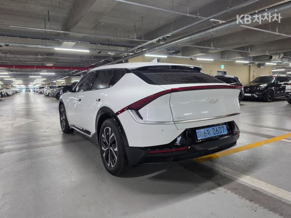 Kia EV6롱 레Seater지 2WD 어스 - 4