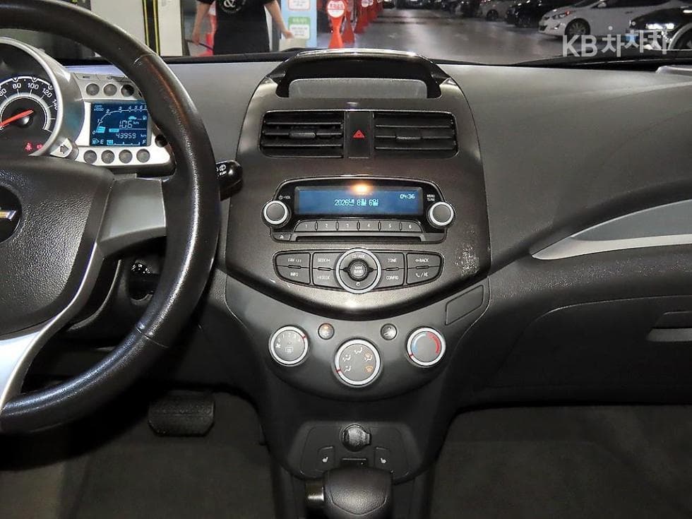 Джи Ем Корея Chevrolet СпаркLT Стандартен - 11