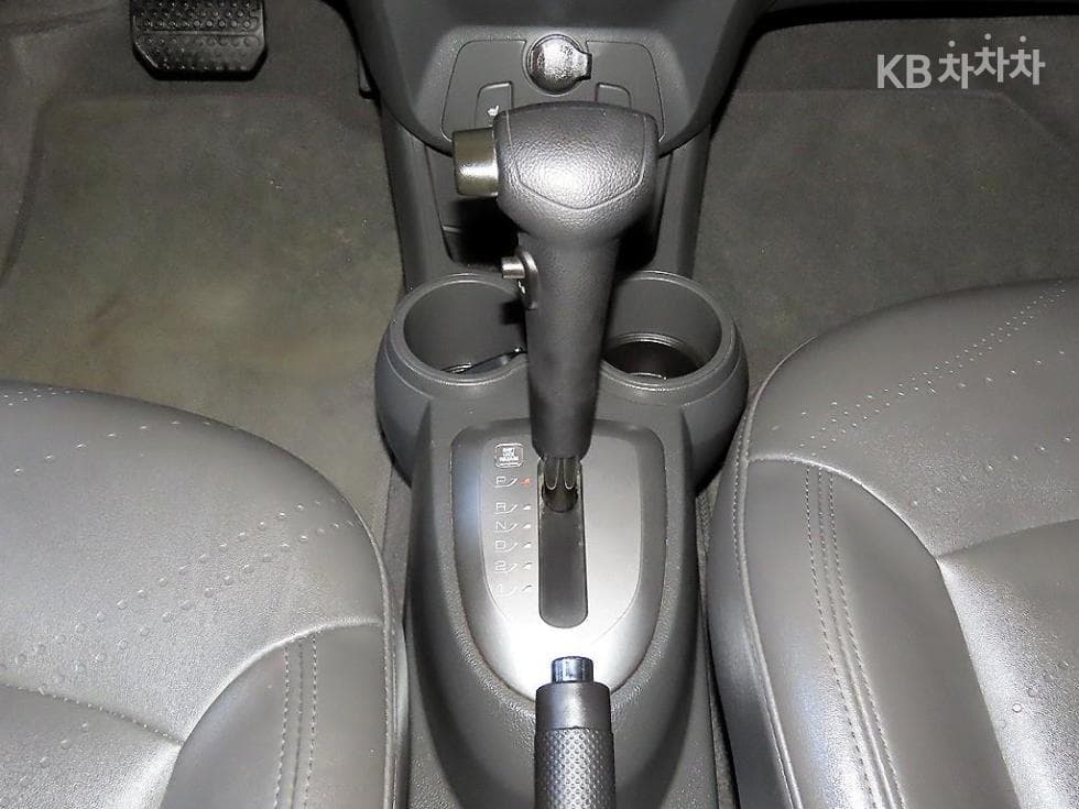 Джи Ем Корея Chevrolet СпаркLT Стандартен - 12