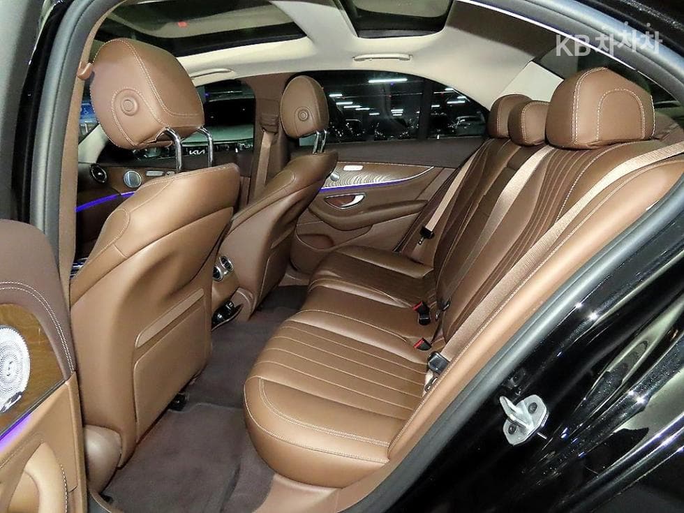 Mercedes-Benz E-Клас (W213)E300 4Matic Avantgarde - 7