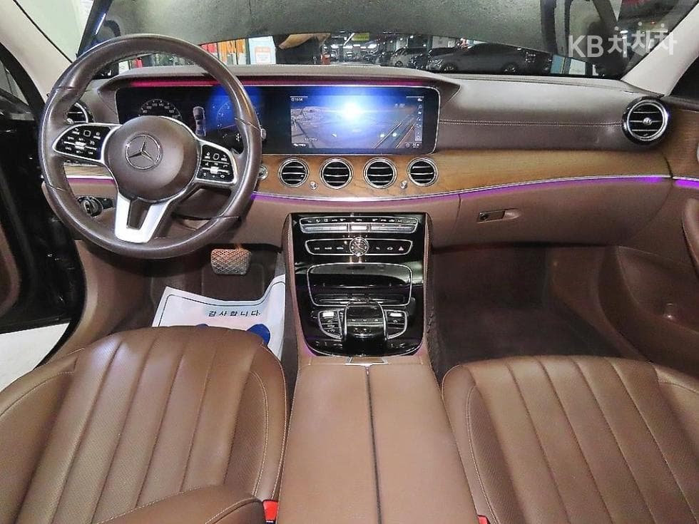 Mercedes-Benz E-Клас (W213)E300 4Matic Avantgarde - 10