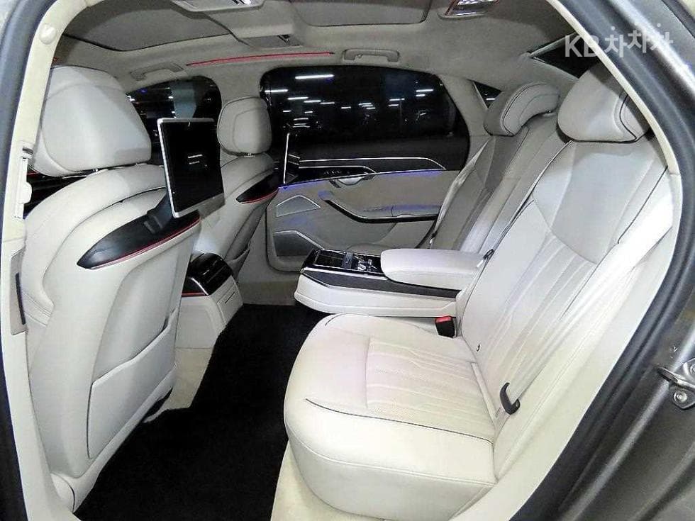 Audi A8 (D5)55 TFSI Quattro LWB - 7