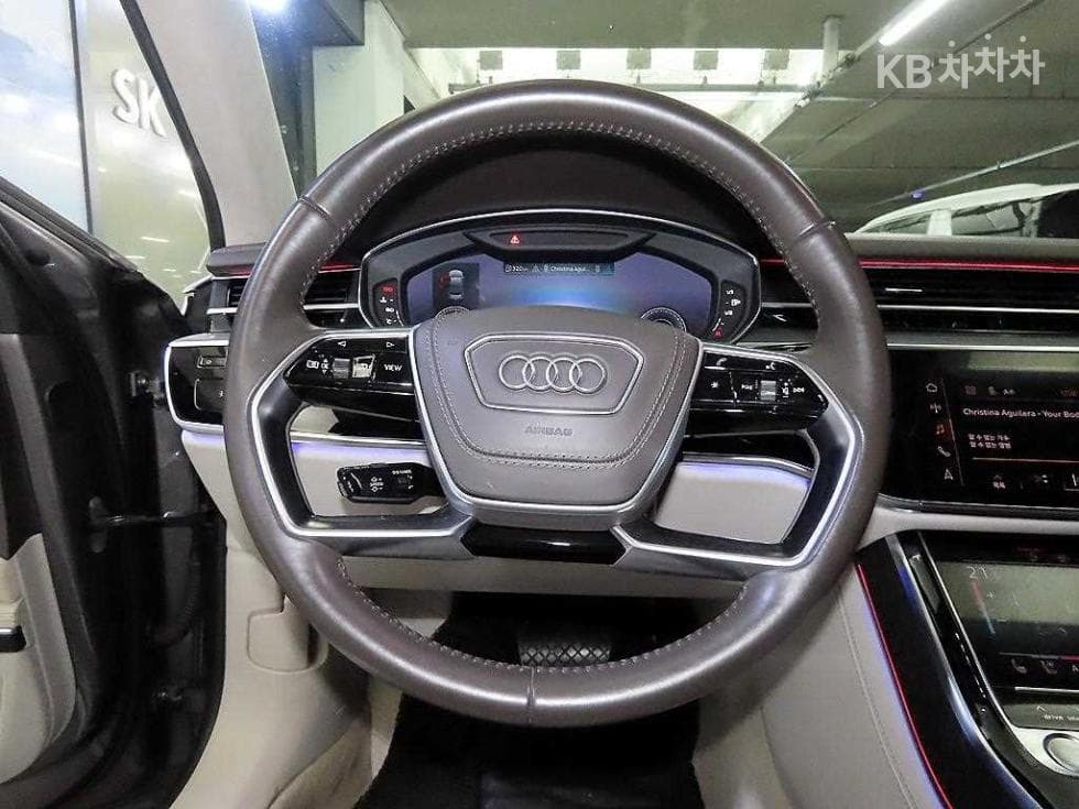 Audi A8 (D5)55 TFSI Quattro LWB - 8