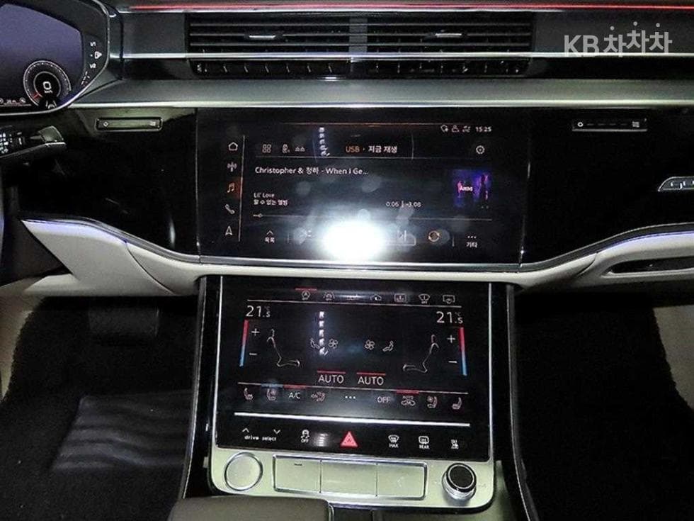 Audi A8 (D5)55 TFSI Quattro LWB - 11