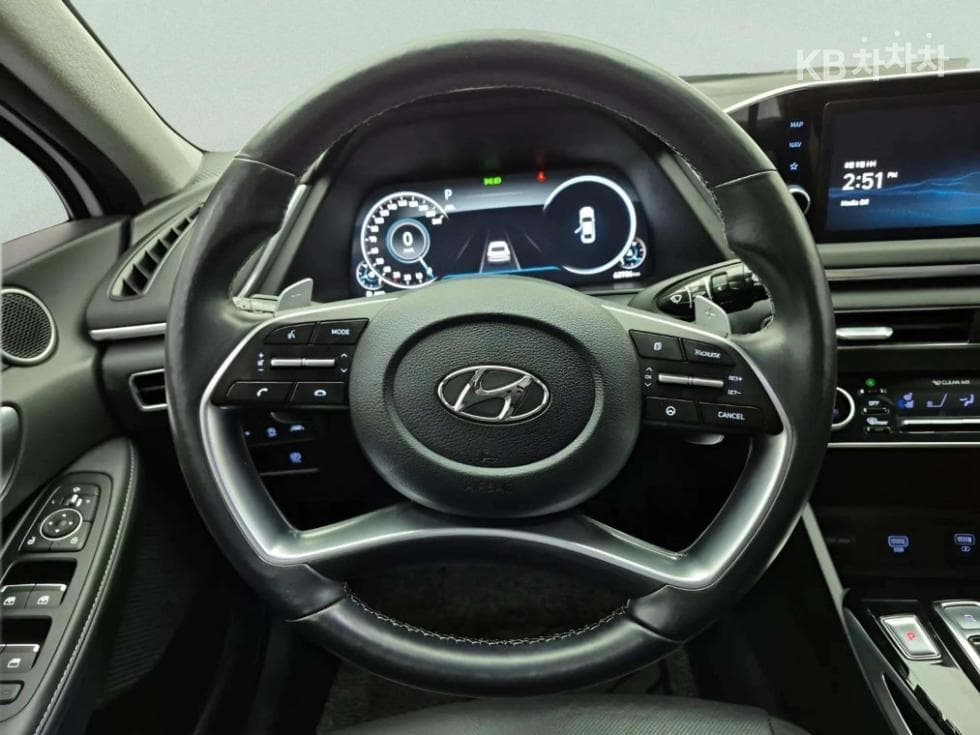 Hyundai Sonata (DN8)1.6 T Premium Plus - 11