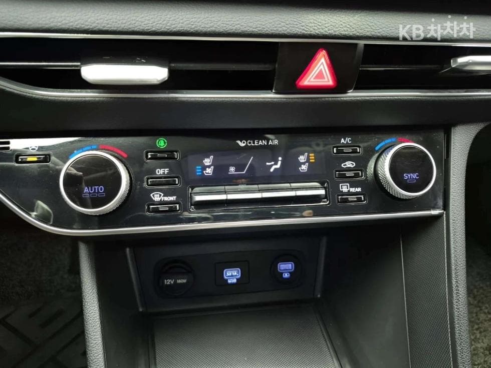 Hyundai Sonata (DN8)1.6 T Premium Plus - 12