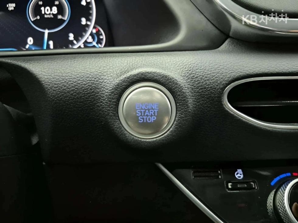 Hyundai Sonata (DN8)1.6 T Premium Plus - 14