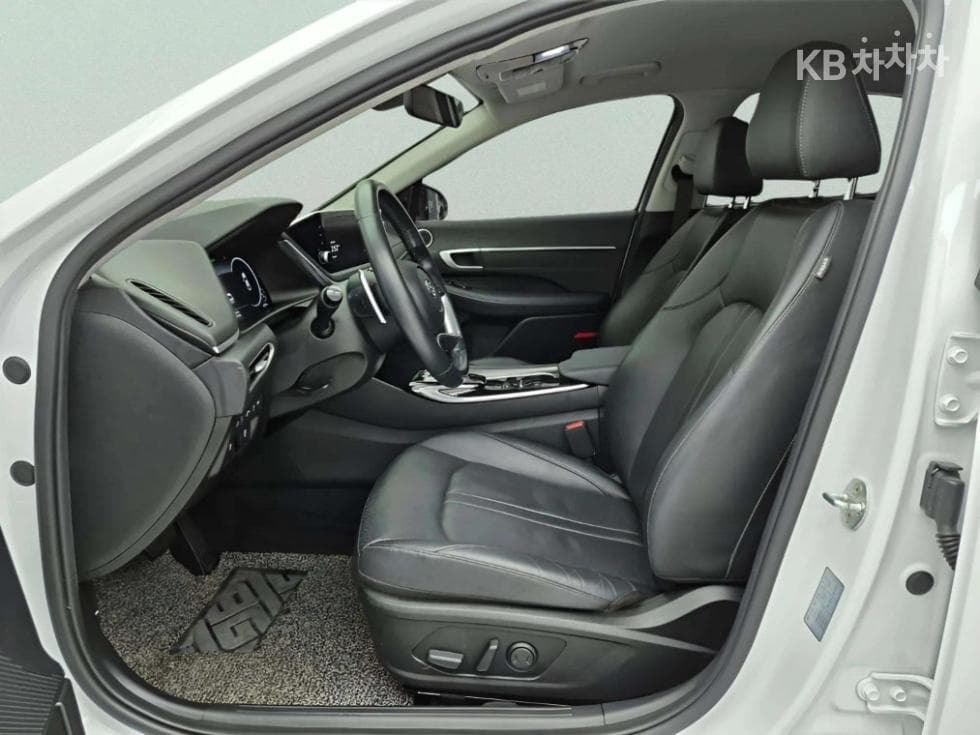 Hyundai Sonata (DN8)1.6 T Premium Plus - 16