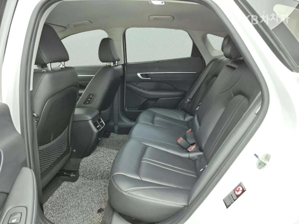 Hyundai Sonata (DN8)1.6 T Premium Plus - 17