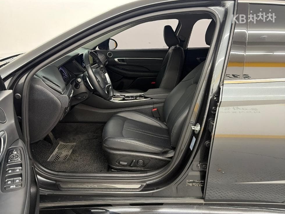 Hyundai Sonata (DN8)1.6 T Premium Plus - 11