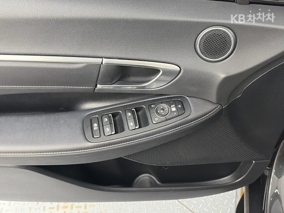 Hyundai Sonata (DN8)1.6 T Premium Plus - 17