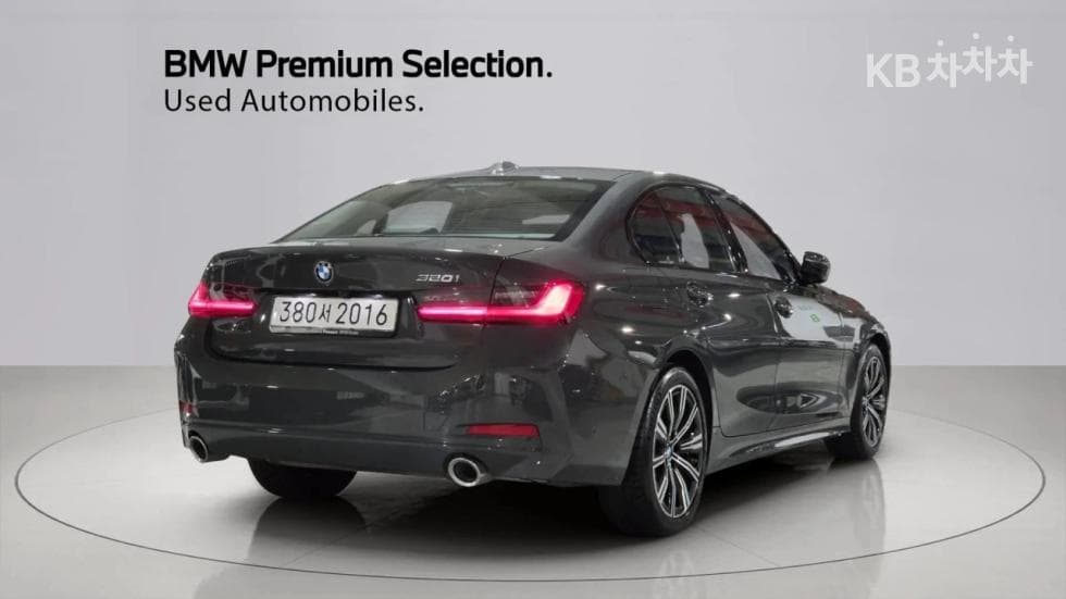 BMW 3 Series (G20)320i Online Exclusive - 2