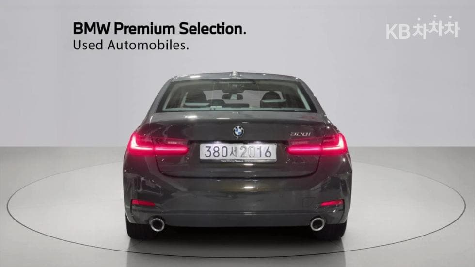 BMW 3 Series (G20)320i Online Exclusive - 4