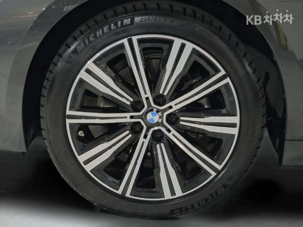 BMW 3 Series (G20)320i Online Exclusive - 5
