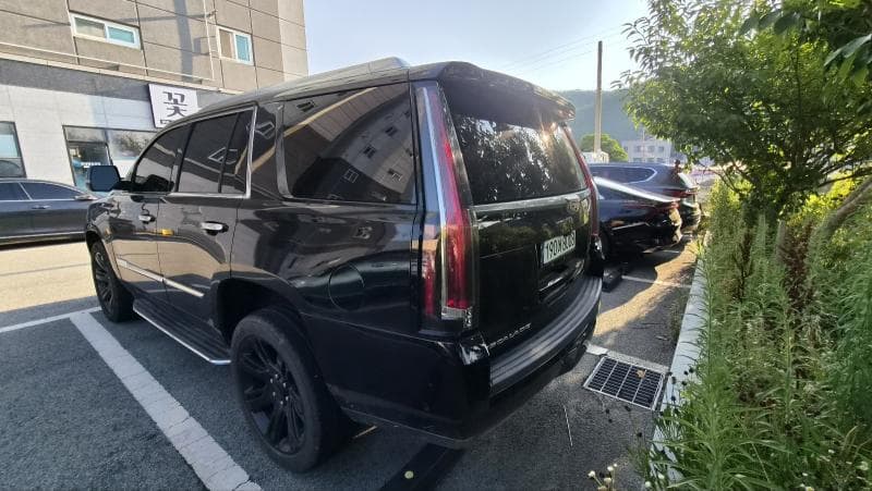 캐딜락 ESCALADE(4-то поколение)6.2 V8 - 3