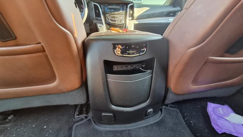 캐딜락 ESCALADE(4-то поколение)6.2 V8 - 16