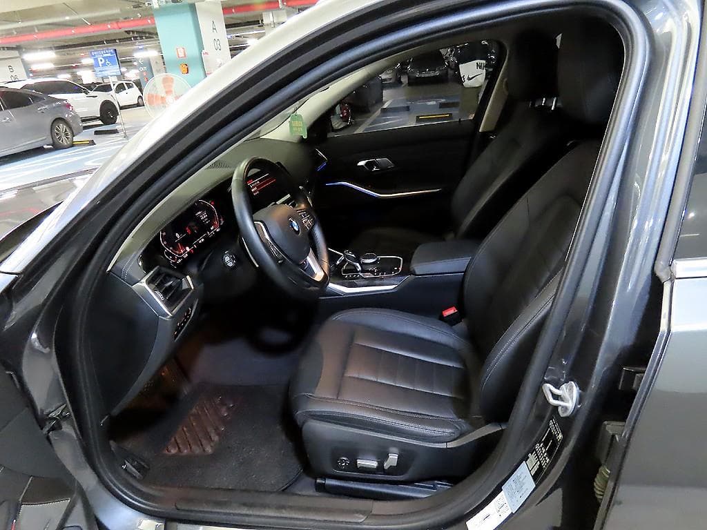 BMW 3 Series (G20)320i Touring Luxury Line - 6
