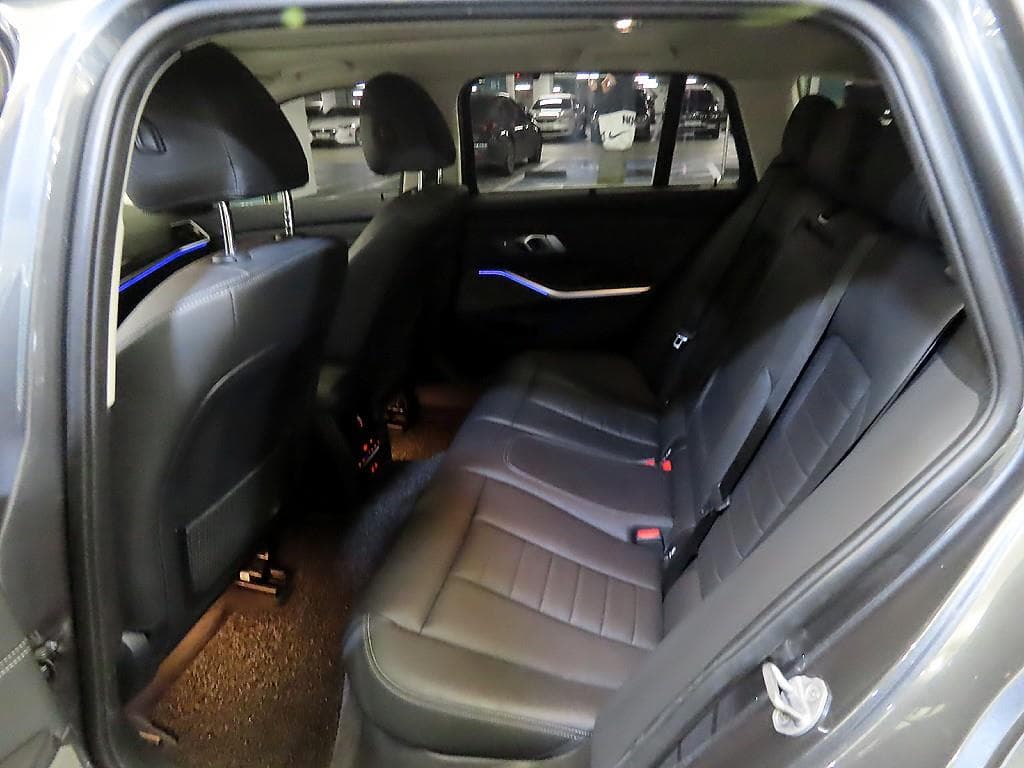BMW 3 Series (G20)320i Touring Luxury Line - 7