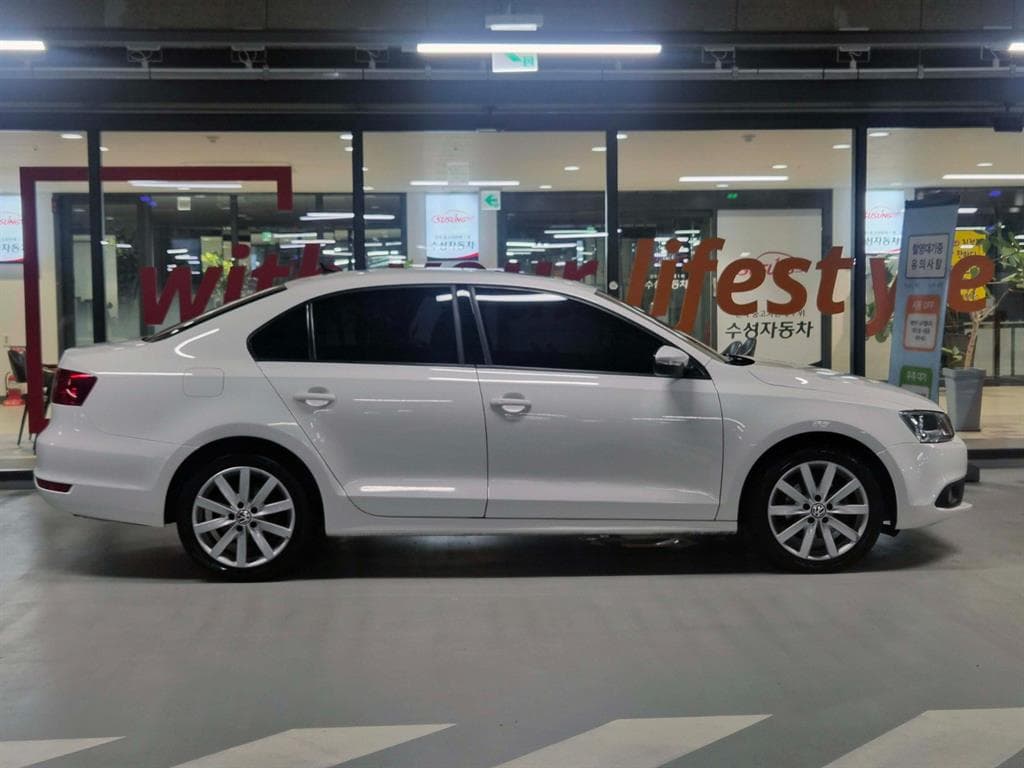 Volkswagen Нов Jetta2.0 Турбо Дизел Инжекция 6세대 - 3