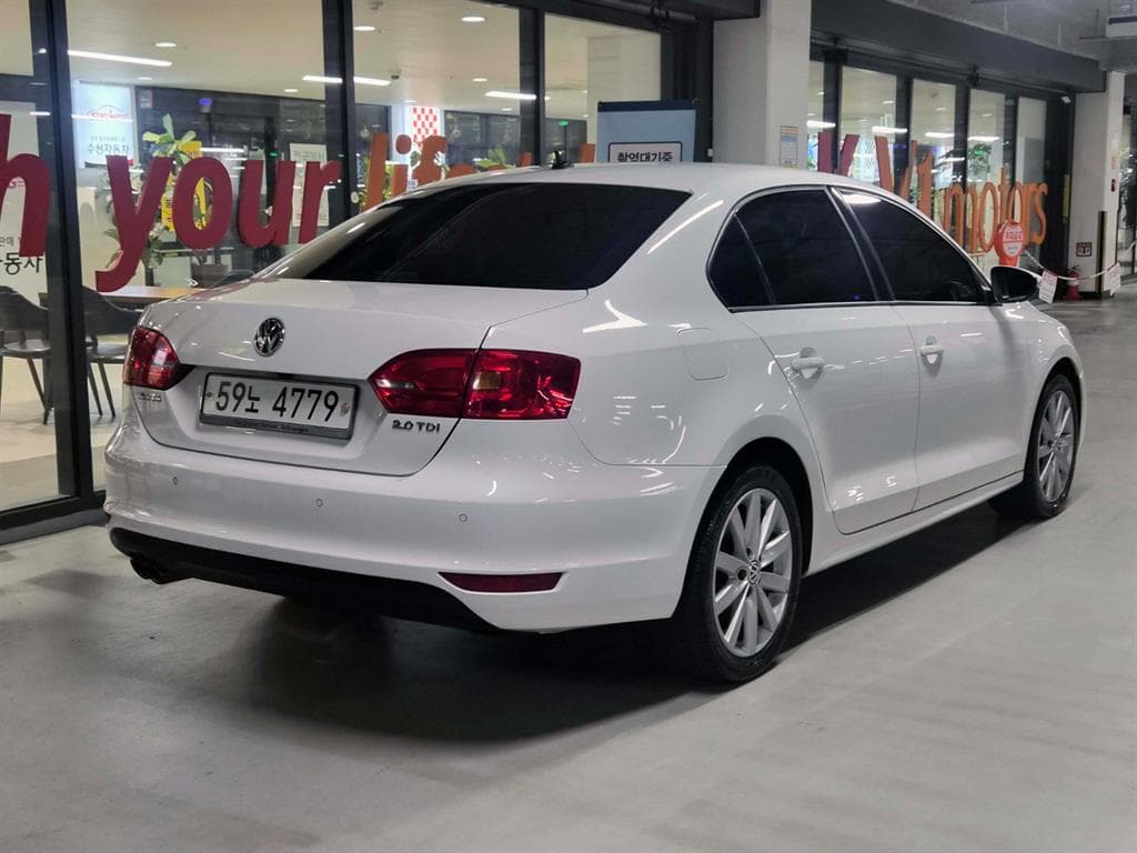 Volkswagen Нов Jetta2.0 Турбо Дизел Инжекция 6세대 - 4