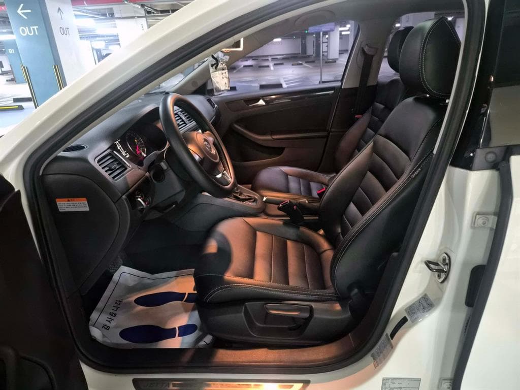 Volkswagen Нов Jetta2.0 Турбо Дизел Инжекция 6세대 - 6