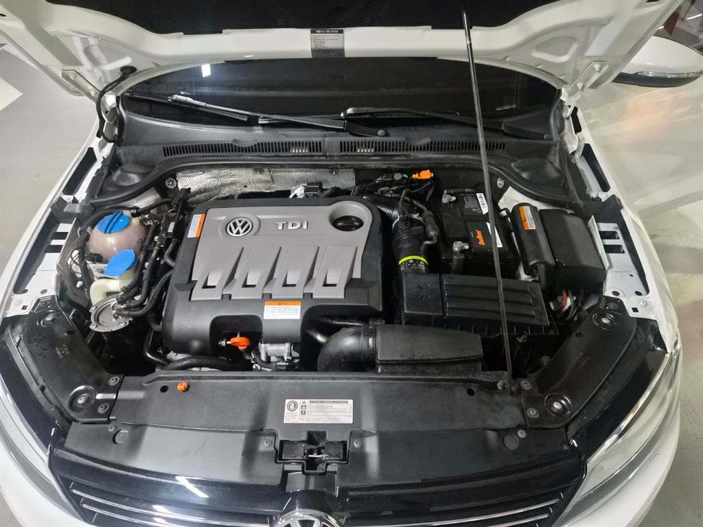 Volkswagen Нов Jetta2.0 Турбо Дизел Инжекция 6세대 - 19