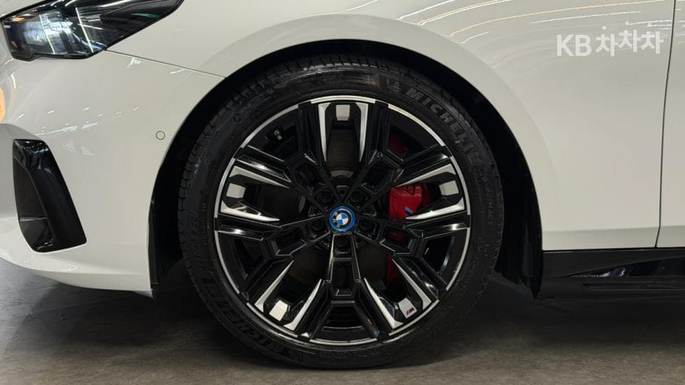 BMW i5M60 xDrive Standard - 5