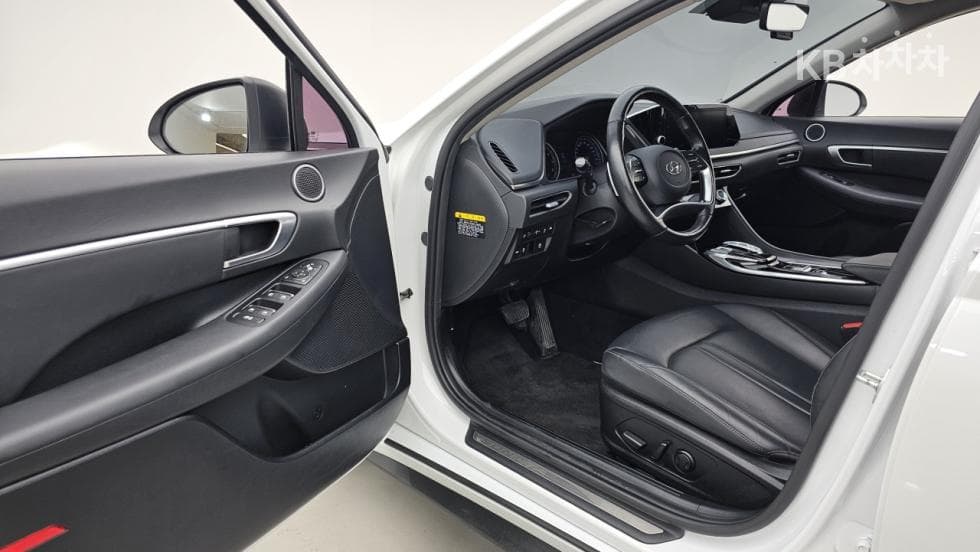 Hyundai Sonata (DN8)2.0 Premium - 12