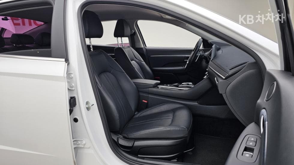 Hyundai Sonata (DN8)2.0 Premium - 15