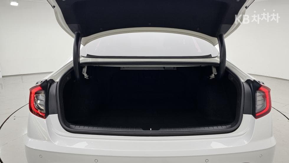 Hyundai Sonata (DN8)2.0 Premium - 18