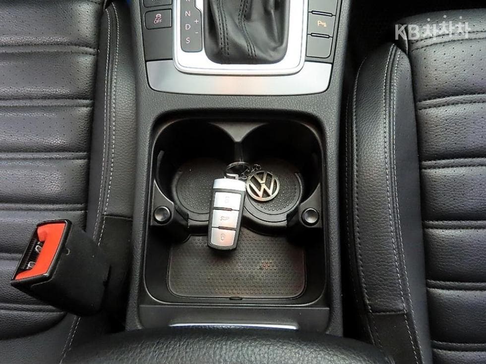 Volkswagen New CC2.0 Turbocharged Stratified Injection (VW) - 13