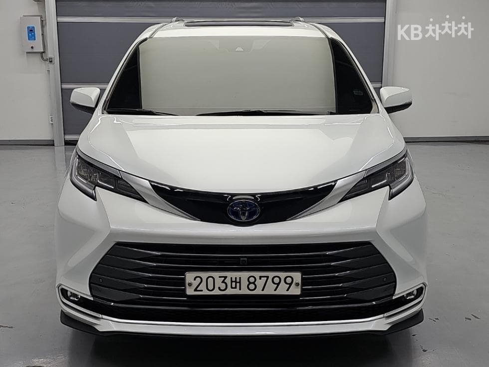 Toyota Sienna 2.5L хибрид 2WD - Image 1
