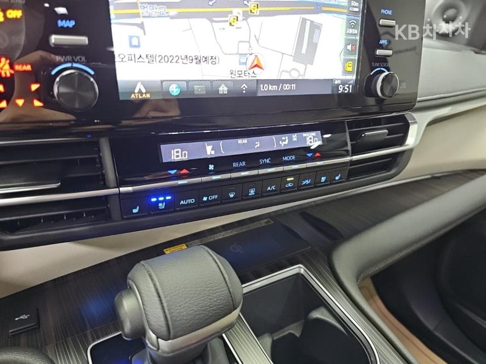 Toyota Sienna2.5L хибрид 2WD - 10