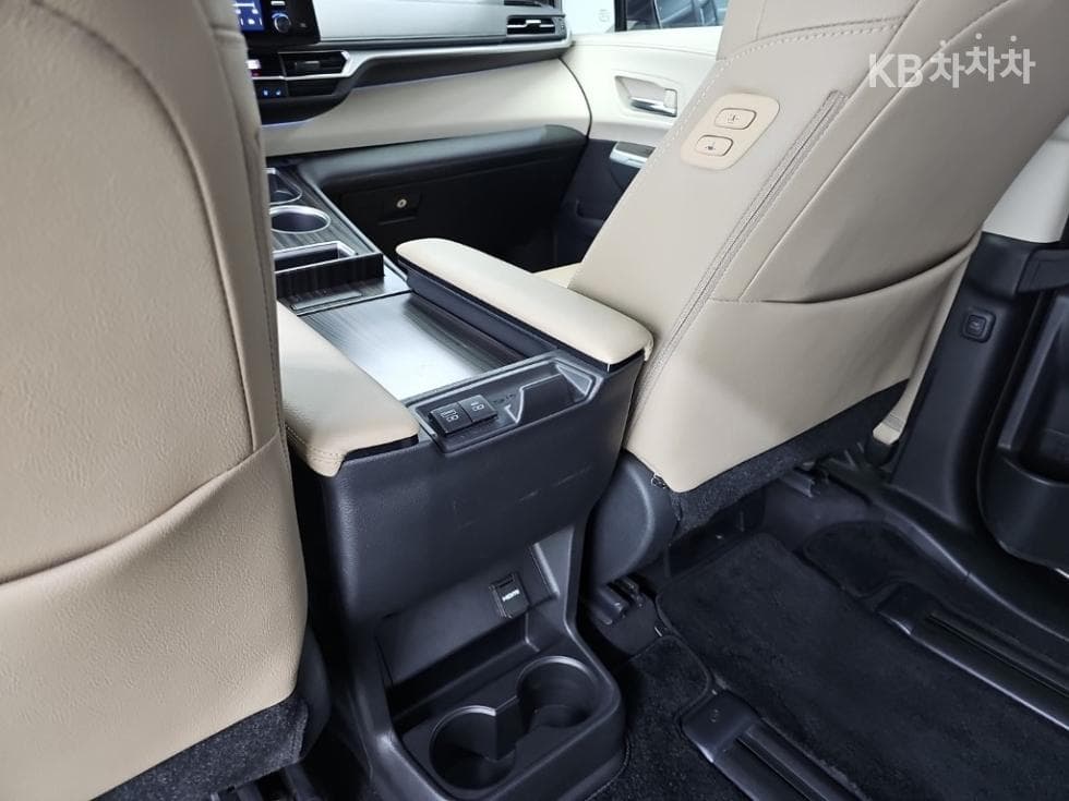 Toyota Sienna2.5L хибрид 2WD - 13