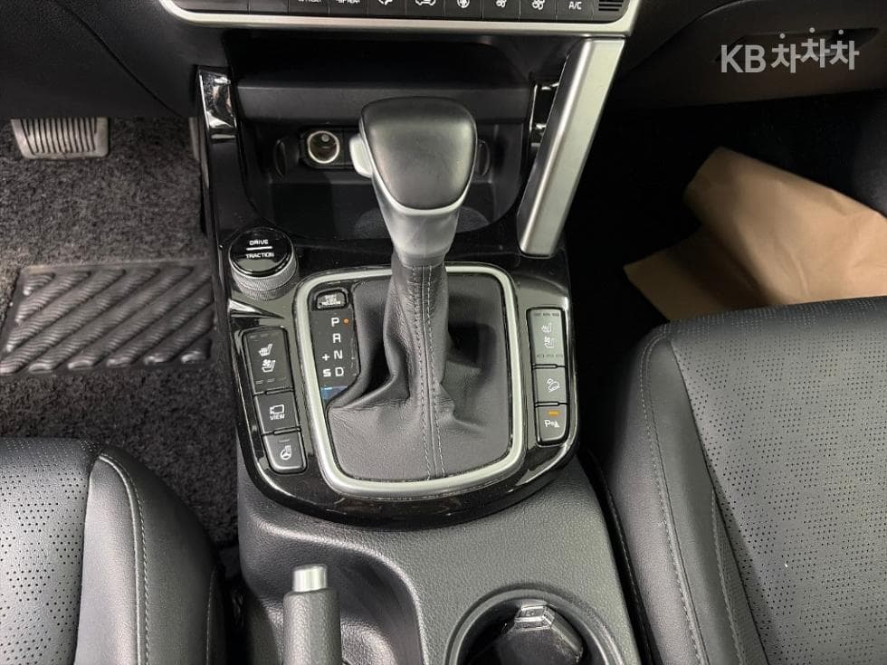 Kia Seltos1.6 Gasoline Turbo 2WD Signature - 8