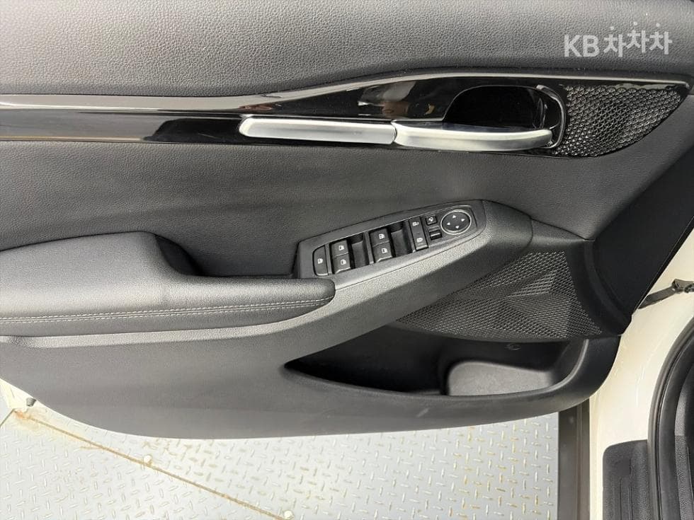 Kia Seltos1.6 Gasoline Turbo 2WD Signature - 17