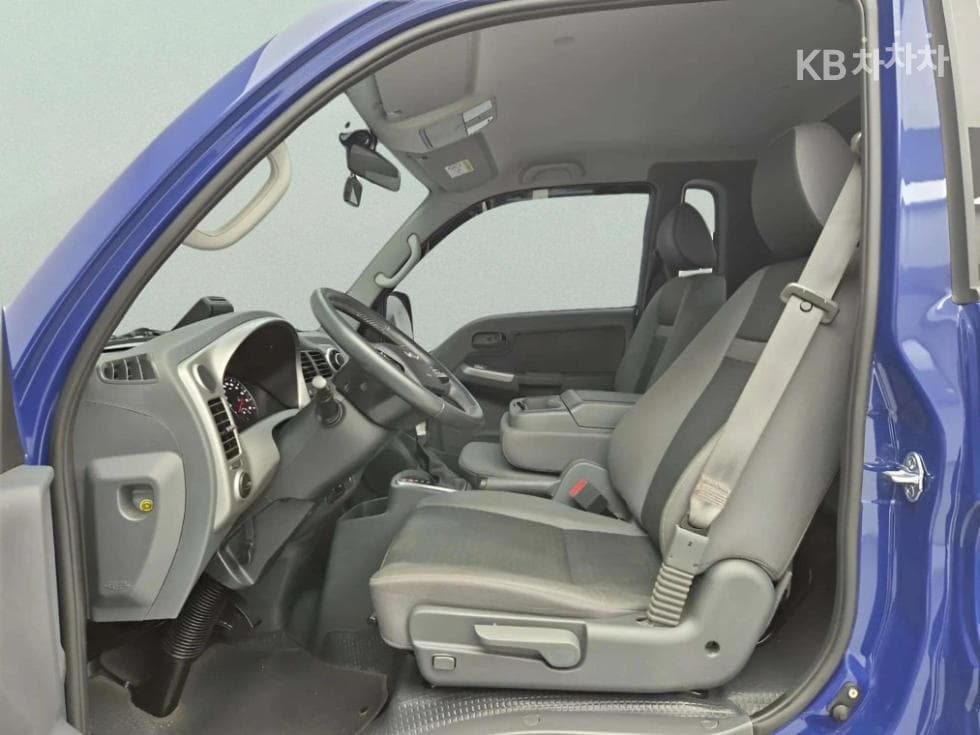 Kia The New (facelift) Bongo 3 (light truck)LPG 1 Ton King Cab Extra Long 2WD L - 5