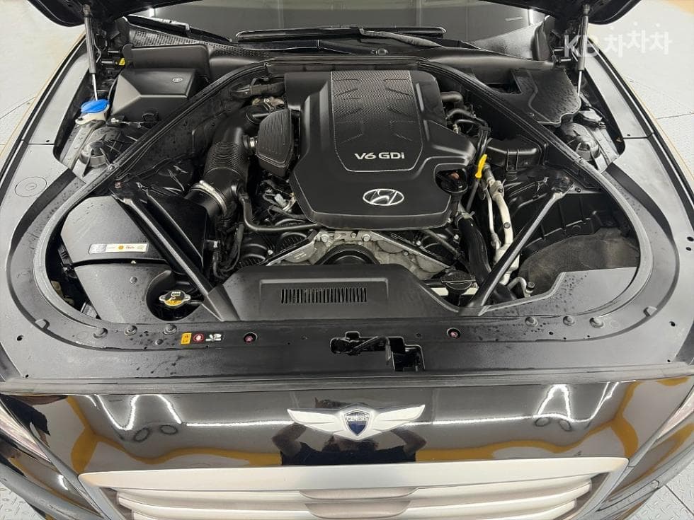 Hyundai GenesisDHG330 Premium AWD - 5