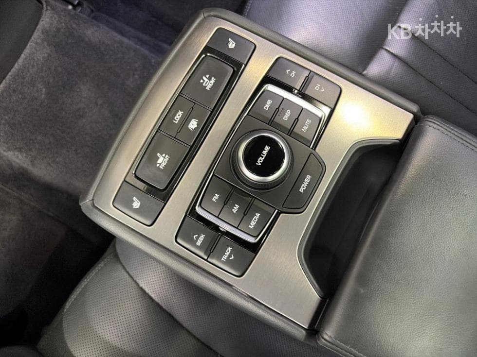 Hyundai GenesisDHG330 Premium AWD - 13