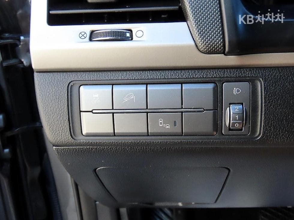 КейДжи Мобилити Rexton 스포츠2.2 4x4 Престиж - 12