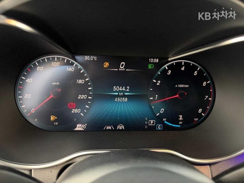 Mercedes-Benz The New (фейслифт) C-КласC200 AMG Line - 6